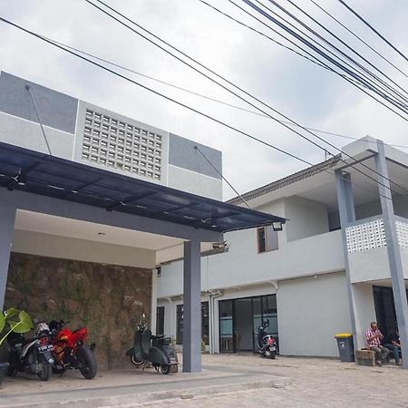 Reddoorz Plus @ Kalpataru Malang Exterior photo